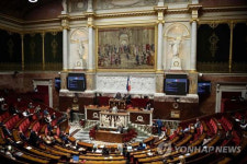 젊어지는 프랑스 국회… ‘2030 의원’ 비중 25%, 한국의 6배