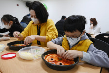 ‘칠봉KTX’ 깡통열차 타고 동네 한바퀴… “다음에 또 올래요”