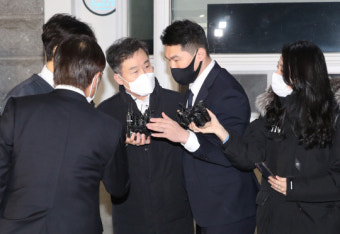 쌍방울 전 부회장 등 김만배 측근 2명 구속영장…범죄수익 은닉 혐의