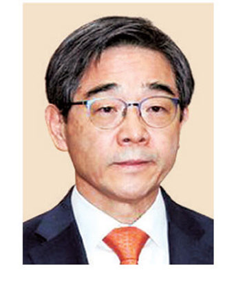변협, ‘50억 클럽·재판거래’ 권순일 변호사 등록 승인 논란