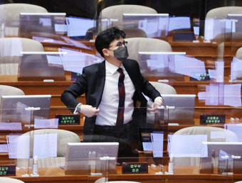 한동훈 때문에 방탄·검사 실명 공개?… 법조계 “野, 의정 활동 기준이 한동훈이냐” 비판