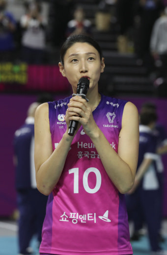 한선수·김연경, 프로배구 6라운드 남녀 MVP 선정