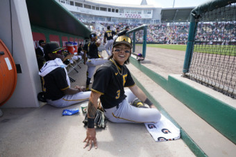 MLB 개막 엔트리 진입 청신호…피츠버그 배지환, 시범경기 멀티히트