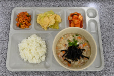 “1000원 아침밥 먹자”… 대학생들 오전 8시전 학식 ‘오픈런’
