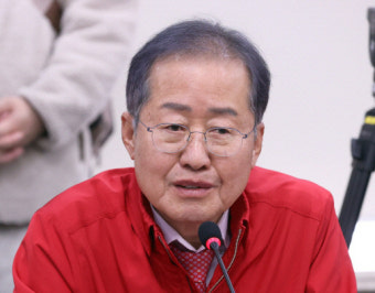‘한동훈 출마설’ 질문에 홍준표 “전화 끊읍시다”…‘뚜뚜뚜뚜’
