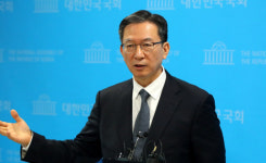 정성호, 조국 출마설에 “선거가 개인 명예회복하는 과정은 아냐”