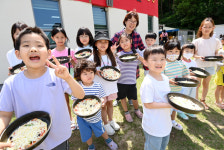 자작나무숲 걸으며 제철 도시락 한입… “숲크닉 오세요”[농촌愛올래]