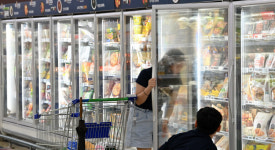 대형마트 ‘냉장고 문달기’