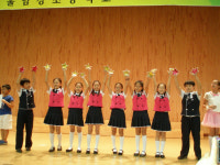 반짝반짝 빛나던 우리들의 합창… 혼자 아닌 함께였던 추억의 힘[보고싶습니다]