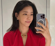 최태원, 동거인 김희영과 손잡고 파리 ‘갈라 디너’ 참석