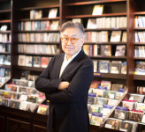 “작은 레코드 가게의 추억 20년, 가곡으로 담아냈죠”