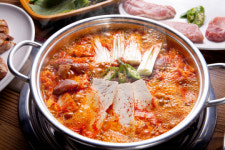 김치찌개도 이제 8000원…서울에서 1만원으로 먹을 수 있는 외식은?