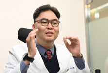 “‘병신이 진료하네’ 환자의 욕설… 실력 증명하란 죽비소리 같았죠”[M 인터뷰]