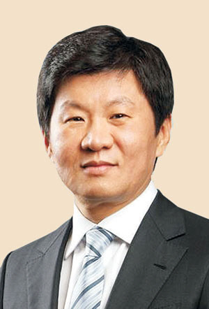 정몽규 회장, 파리에서 FIFA 회장과 면담, 자서전 선물 축구의 시대-정몽규 축구 30년