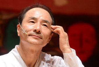 ‘서편제’ 배우 출신 김명곤 전 문광부 장관 강제추행 혐의로 기소