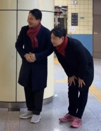 ‘인천 의리맨’ 이천수, 원희룡과 출근길 인사… “원팀으로 계양 곳곳 누빌것”