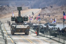 한미 하나 돼 3시간 만에 임진강 180m 부교 설치…“건너지 못할 장애물은 없다”