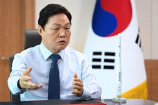 행시·창원시장·경남도지사 ‘도전 아이콘’ … 정책기획부터 지휘까지 두루 섭렵[Leadership]