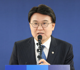 황운하 ‘한동훈 아들 학폭’ 예고 후 취소에 韓, “어그로 끌고 오물만 얹겠다는 것”