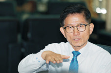 “약자 위한 노사정 대화… 근로기준법, 5인미만 사업장 확대가 핵심”[현안 인터뷰]