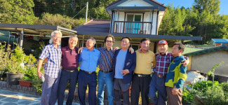 철없던 조무래기가 백발 성성 주름으로… 57년전 그때 그리워[사랑합니다]