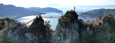 칼바위 딛고 마주한 ‘360도 바다’… 전국 섬 산 중 단연코 원톱이로다! [박경일기자의 여행]