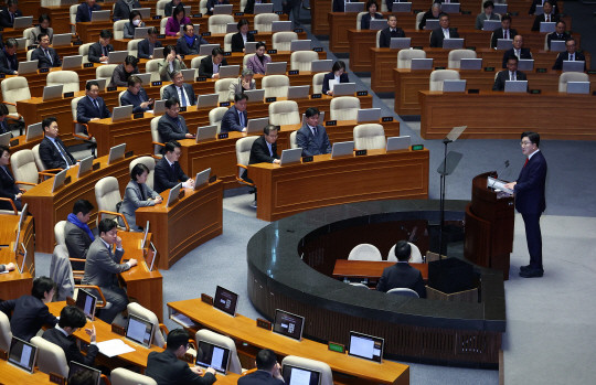 프레임 전쟁으로 가열되는 대통령 선거, 후보들 간 치열한 경쟁 [뉴스 제목]