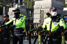 헌재, 한덕수·최재해 탄핵 선고기일 ‘차일피일’