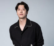 ‘FA 대어’ 이동건, 신생 ‘더블유플러스’와 전속계약