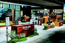 ‘우디 아이언’ 명성 타고 파크골프채 온라인 1위