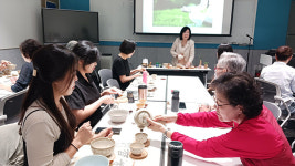한글부터 디지털 문해, 전통차 명상까지…동대문구, 56세 이상 시니어 평생교육