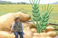 청보리·해바라기 ‘경관농업’ 처음 일궈… 年100만명 찾는 ‘핫플’ 만들었다[지역을 살리는 사람들]