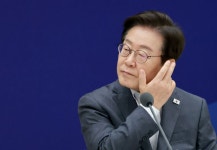 휴가가는 대통령에 ‘떡볶이 먹방’ ‘감자전 만찬’ 날린 국힘…李대통령 여름휴가 비판