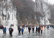 ‘얼음길 걸으며 겨울정취 만끽’ 철원 한탄강 얼음트레킹 축제 17일 개막