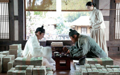 전하∼ 돈방석에 앉으셨습니다