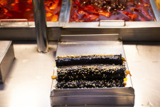 김밥가게 사장 앞서 “김밥 팔지 않으려면 공부해” 자녀에 말한 남성