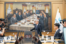 신현송 ‘매파적 동결’… 기준금리 인상 의지