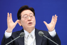 이 대통령 “보유세 낮은 편…오래 투기했다고 세금 뭘 깎아주나”