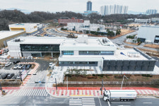 삼성웰스토리오리온청주4공장 | 평택 ‘반도체’ 울산 ‘석화’ 청주‘배터리’… 제조업으로 여는 미래[지역 소멸 극복 현장을 가다]