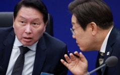 “전기있는 곳에 꼭 반도체만?” 최태원 발언 소환한 고동진