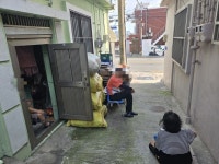 폭염보다 넘기 어려운 ‘경로당 문턱’…부산 산복마을서 드러난 ‘공공 인프라의 인간 소외 역설’