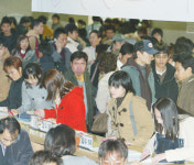 마감 앞두고 북새통