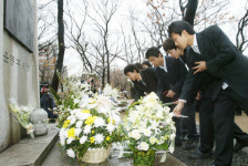 윤동주시인 60주기 추모식