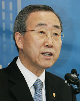 潘외교 