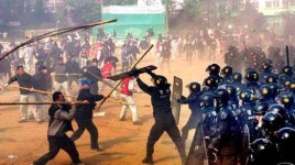 평택, 죽봉공격에 방패진압… 전쟁터 방불