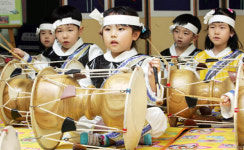 “덩더쿵”… 어깨춤이 절로