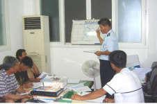 어촌 밝힌 경찰 선생님