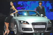 6.4초 안에 100km/h 주파하는 스포츠카