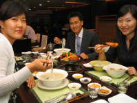 식품업계 오리엔탈 바람 거세다