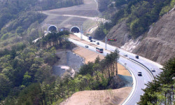 사람 잡는 미시령 관통로